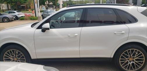 2023 Porsche Cayenne Platinum Edition