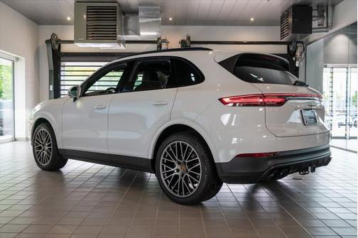 2023 Porsche Cayenne Platinum Edition