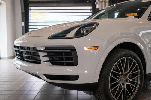 2023 Porsche Cayenne Platinum Edition