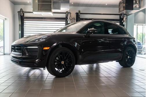 2025 Porsche Macan Base