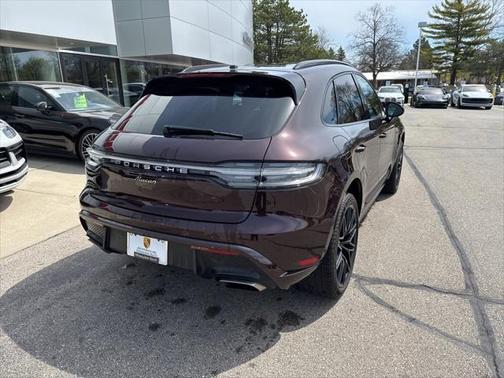 2025 Porsche Macan Base
