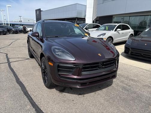 2025 Porsche Macan Base