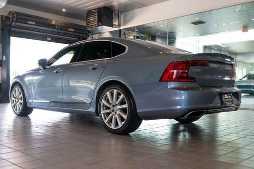 Magic Blue Metallic 2017 Volvo S90 T6 Inscription