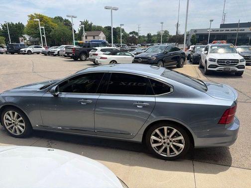 Blue 2017 Volvo S90 T6 Inscription