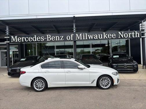 Alpine White 2021 BMW 530 i xDrive