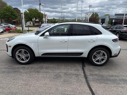 2025 Porsche Macan Base