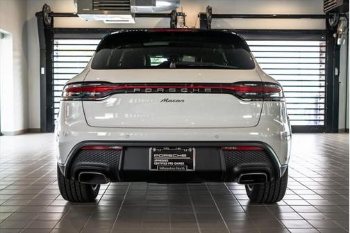 2025 Porsche Macan Base