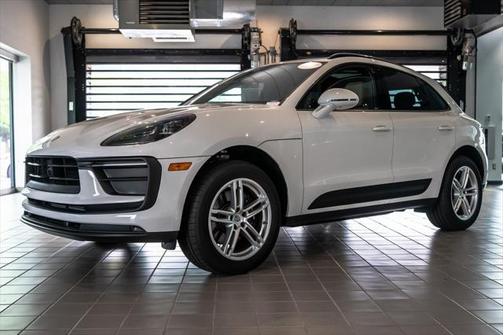 2025 Porsche Macan Base