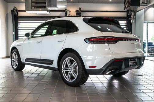 2025 Porsche Macan Base