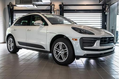 2025 Porsche Macan Base