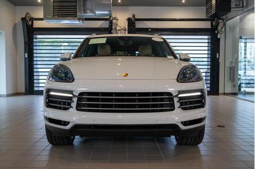 2022 Porsche Cayenne Base