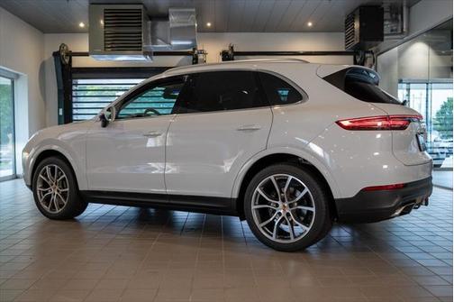 2022 Porsche Cayenne Base