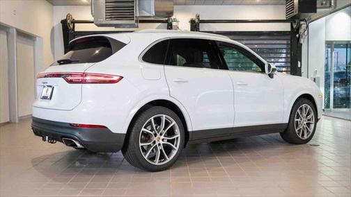 2022 Porsche Cayenne Base