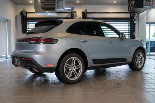 2022 Porsche Macan Base