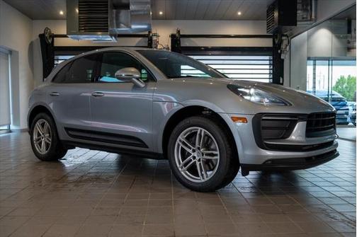 2022 Porsche Macan Base