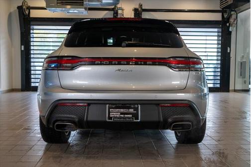 2022 Porsche Macan Base