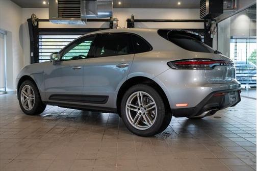 2022 Porsche Macan Base