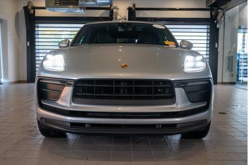 2022 Porsche Macan Base