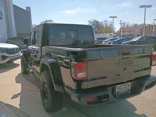 Black Clearcoat 2025 Jeep Gladiator Sport
