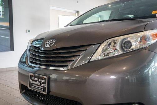2011 Toyota Sienna XLE