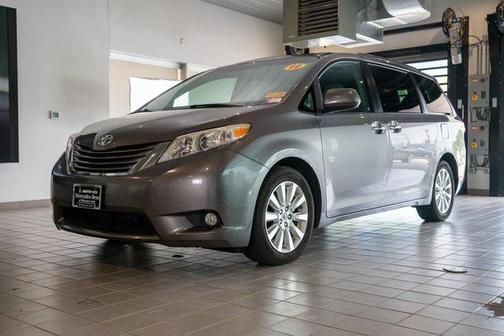 2011 Toyota Sienna XLE