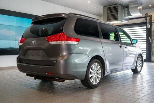 2011 Toyota Sienna XLE