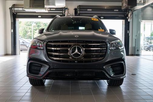 2025 Mercedes-Benz GLS 450 