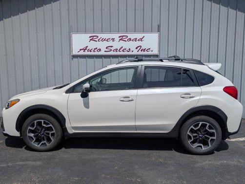Crystal White Pearl 2016 Subaru Crosstrek 2.0i Limited