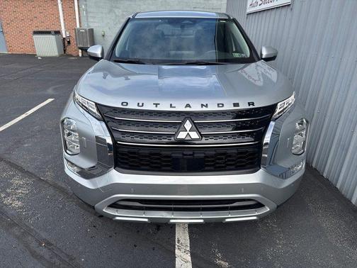 2022 Mitsubishi Outlander SE