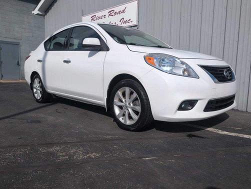 2014 Nissan Versa 1.6 SL