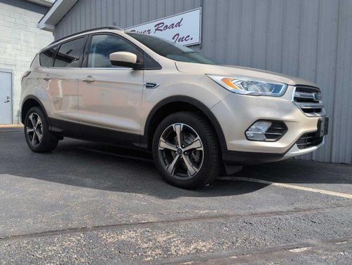 Gold 2018 Ford Escape SEL