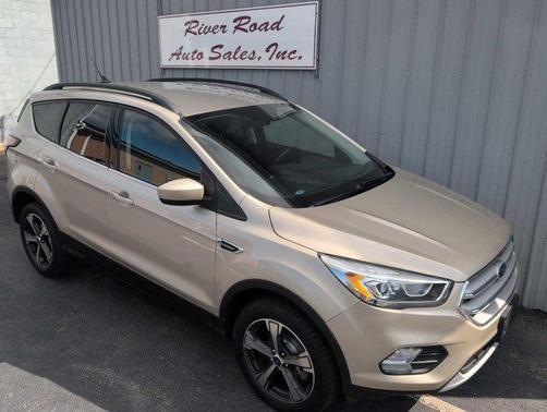 Gold 2018 Ford Escape SEL
