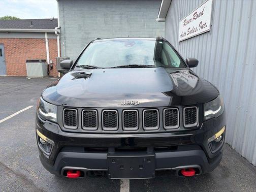Black 2018 Jeep Compass Trailhawk