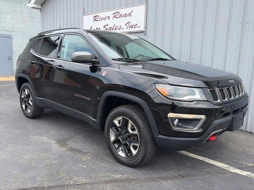 Black 2018 Jeep Compass Trailhawk