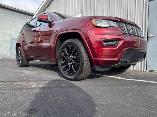 2020 Jeep Grand Cherokee Laredo