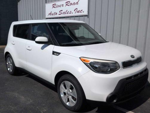 White 2014 Kia Soul Base