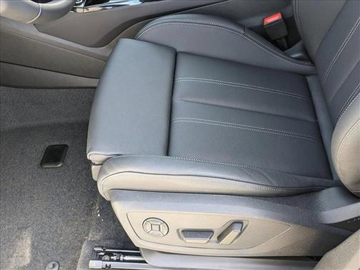 2025 Audi Q6 e-tron Premium Plus quattro