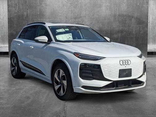 2025 Audi Q6 e-tron Premium Plus quattro