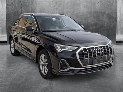 2024 Audi Q3 Premium 45 TFSI S line quattro Tiptronic