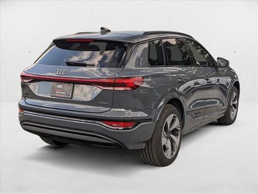 2025 Audi Q6 e-tron Premium Plus quattro