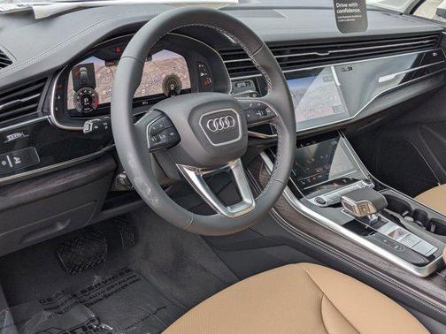 2025 Audi Q7 55 Premium Plus
