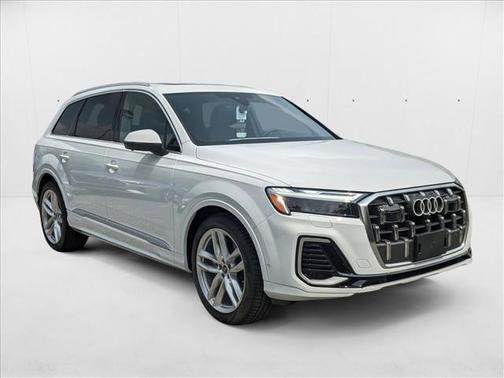 2025 Audi Q7 55 Premium Plus