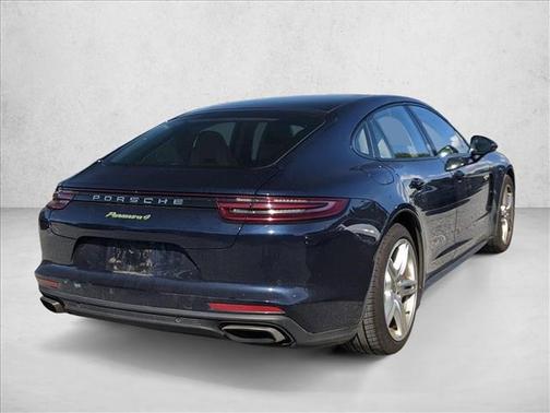 2018 Porsche Panamera 4