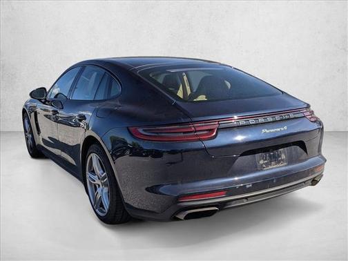 2018 Porsche Panamera 4