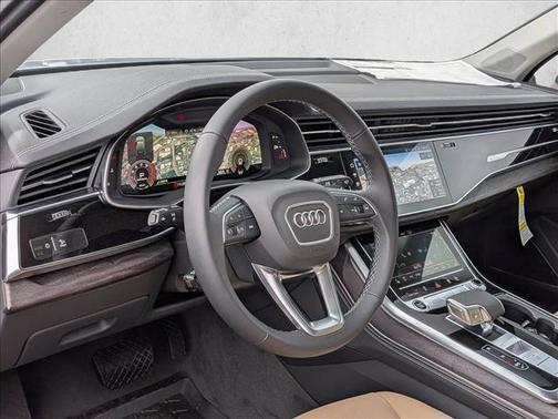 2025 Audi Q7 55 Premium Plus