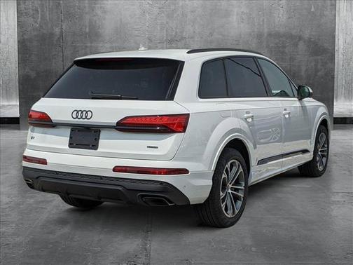 2025 Audi Q7 45 Premium