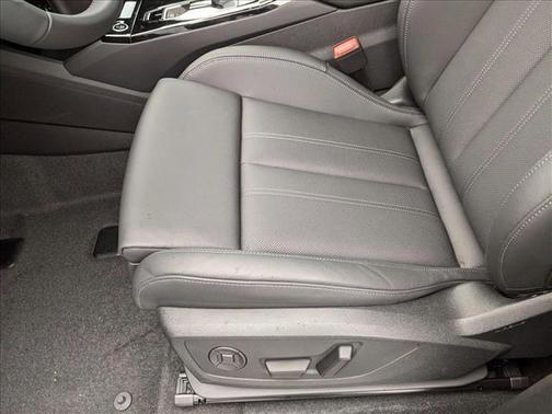 2025 Audi Q6 e-tron Premium Plus quattro