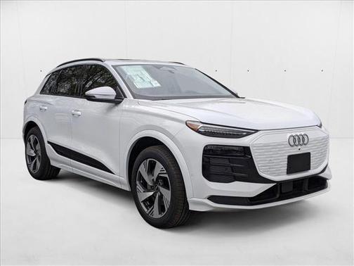 2025 Audi Q6 e-tron Premium Plus quattro