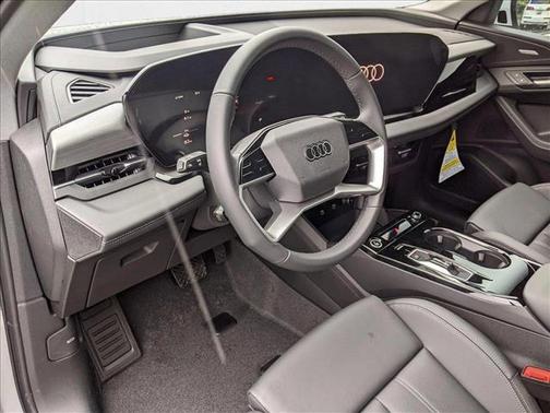 2025 Audi Q6 e-tron Premium Plus quattro