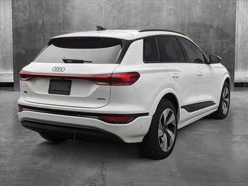 2025 Audi Q6 e-tron Premium Plus quattro
